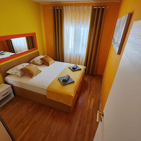 Pia Apartment Dugi Rat Exterior foto