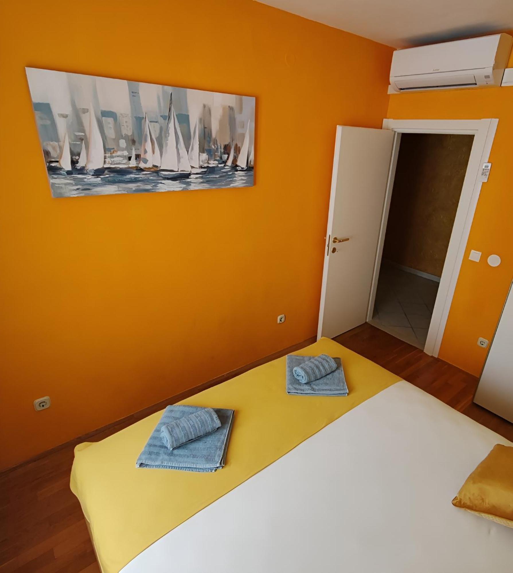 Pia Apartment Dugi Rat Exterior foto